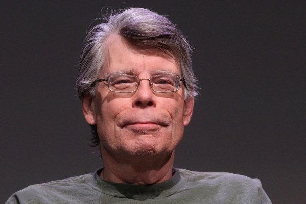 «Чертовски хороший сериал»: будет ли продолжение «Эпидемии» на Netflix?
