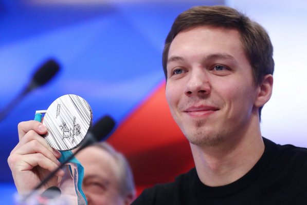 Кто и зачем напал на знаменитого российского фигуриста Дмитрия Соловьева