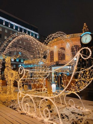 Когда начнется демонтаж новогодних украшений в СПб и Москве в 2022 году